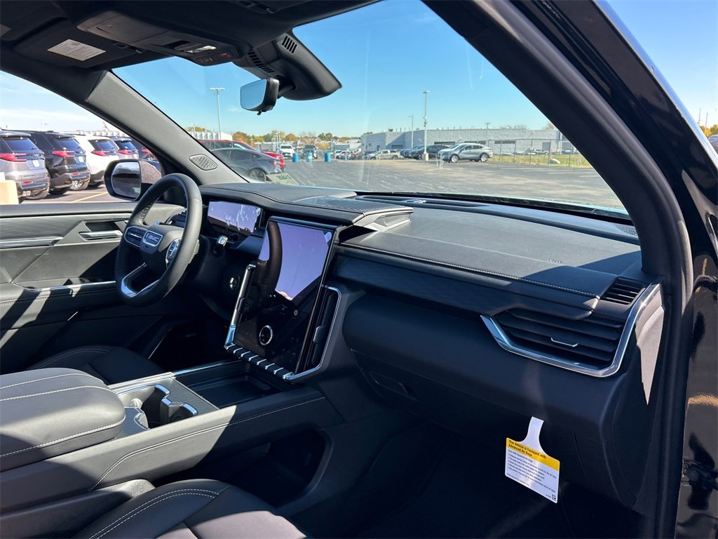 2026 GMC ACADIA - Image 35