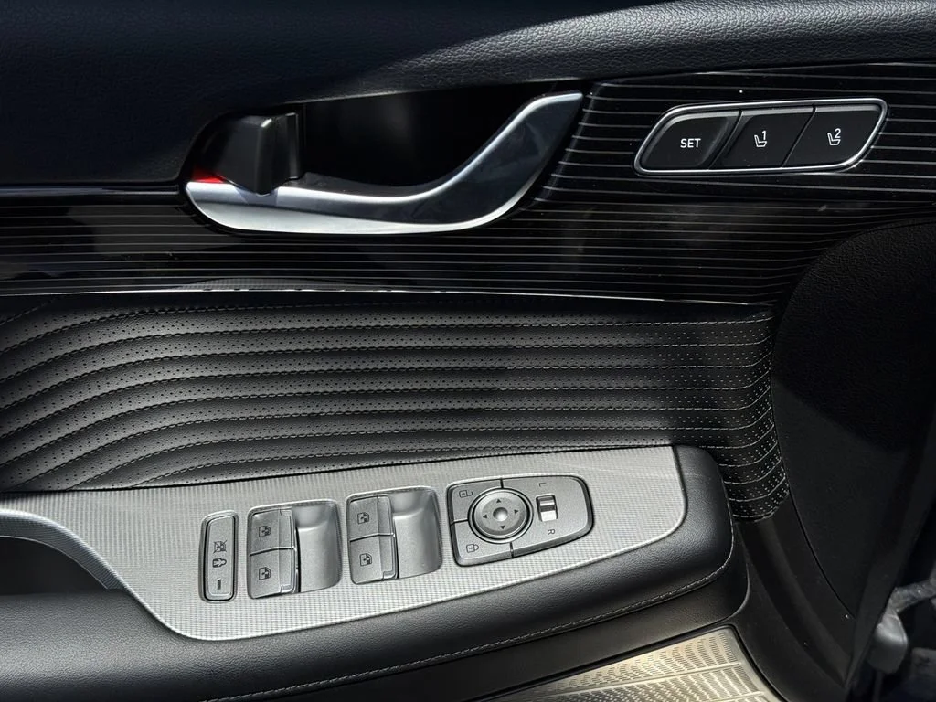 Used 2025  Hyundai Calligraphy image 26
