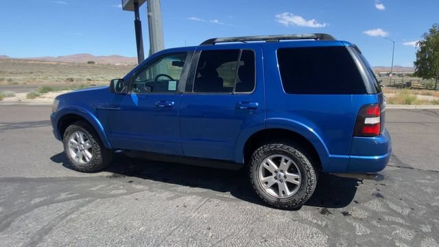 Used 2010 Blue Ford XLT image 6