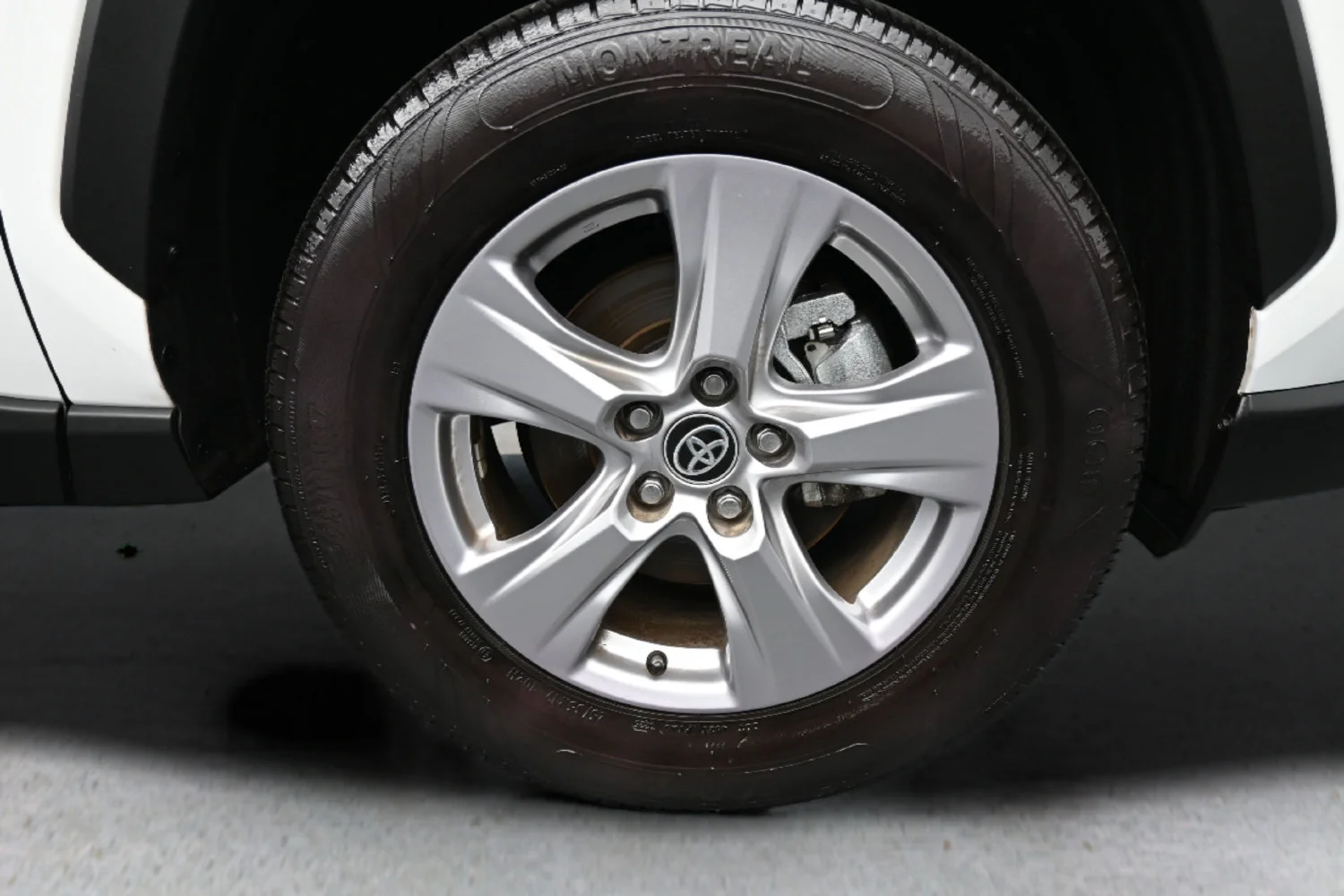 Used 2025 White Toyota XLE image 12