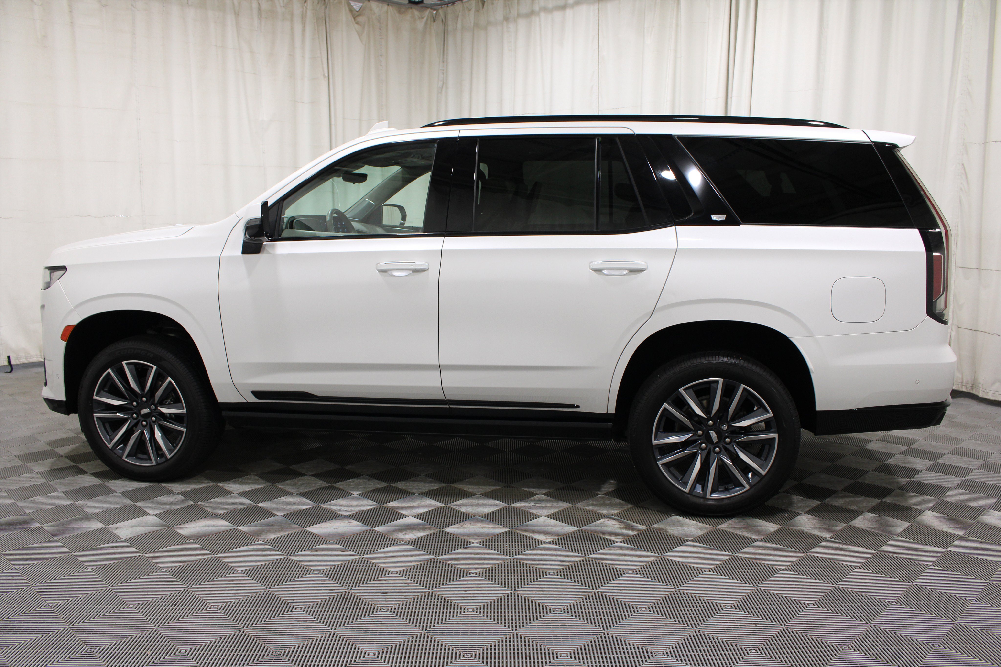 Used 2023 Crystal White Tricoat Cadillac 4WD Sport Platinum image 38
