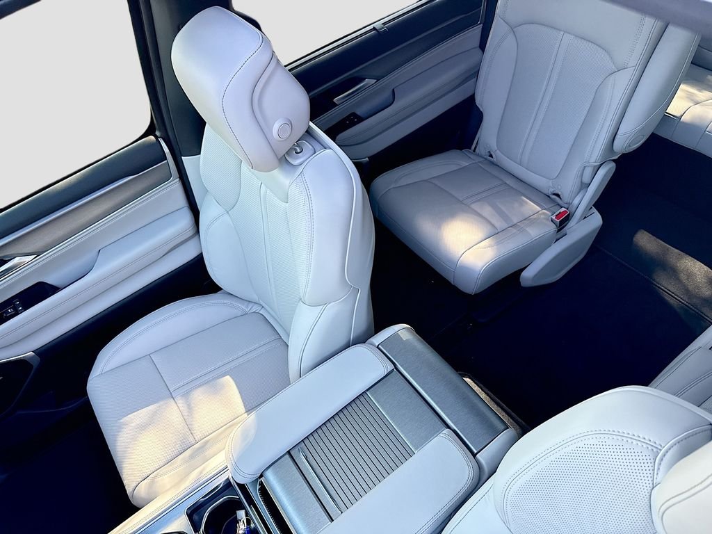 New 2026 Steel Blue Exterior Paint Jeep Limited Reserve image 26