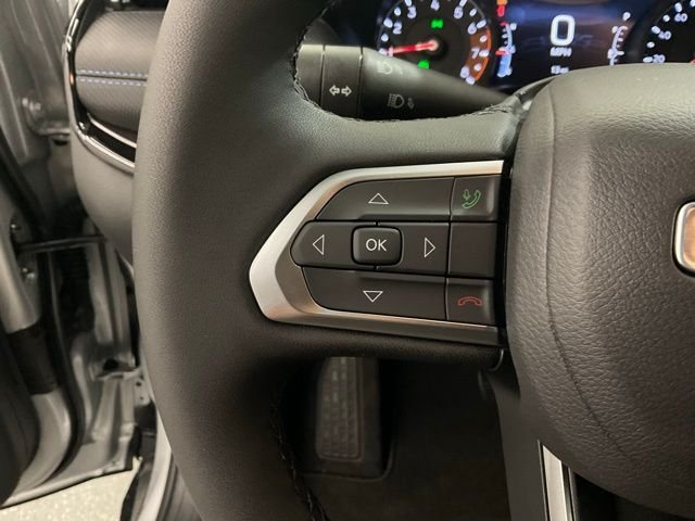 New 2026 Silver Zynith Metallic Clearcoat Jeep Latitude image 12