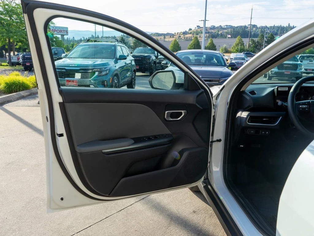 2025 Kia K4 LX - Photo 15