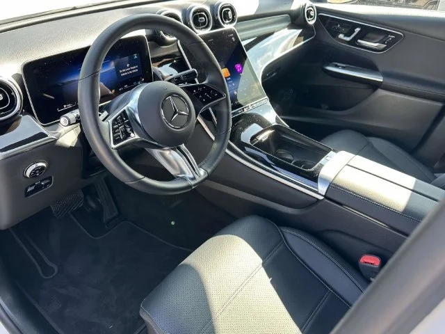 Used 2025 Polar White Mercedes-Benz GLC 300 image 2