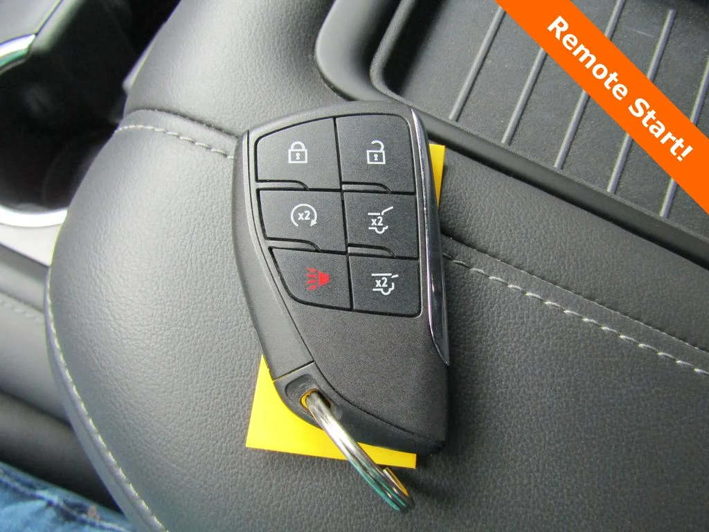 Used 2023 Black Chevrolet Z71 image 27