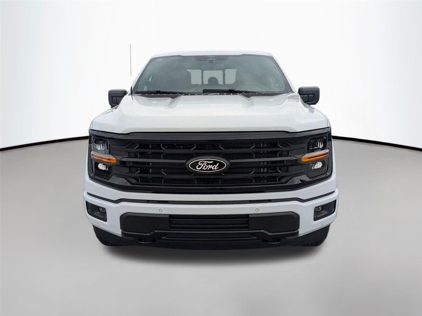 New 2026 Oxford White Ford XLT image 2