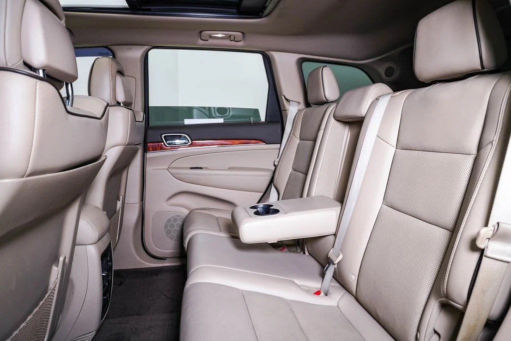 Used 2011 Bright Silver Metallic Jeep Overland image 17