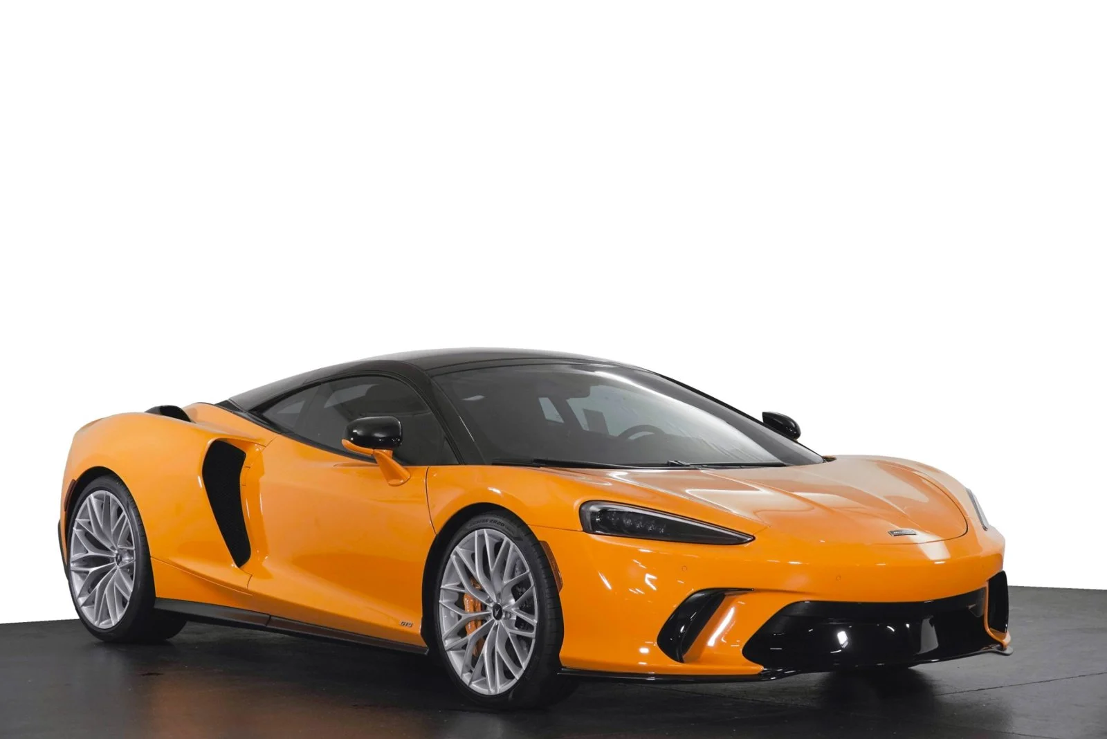 Used 2025  McLaren  image 25