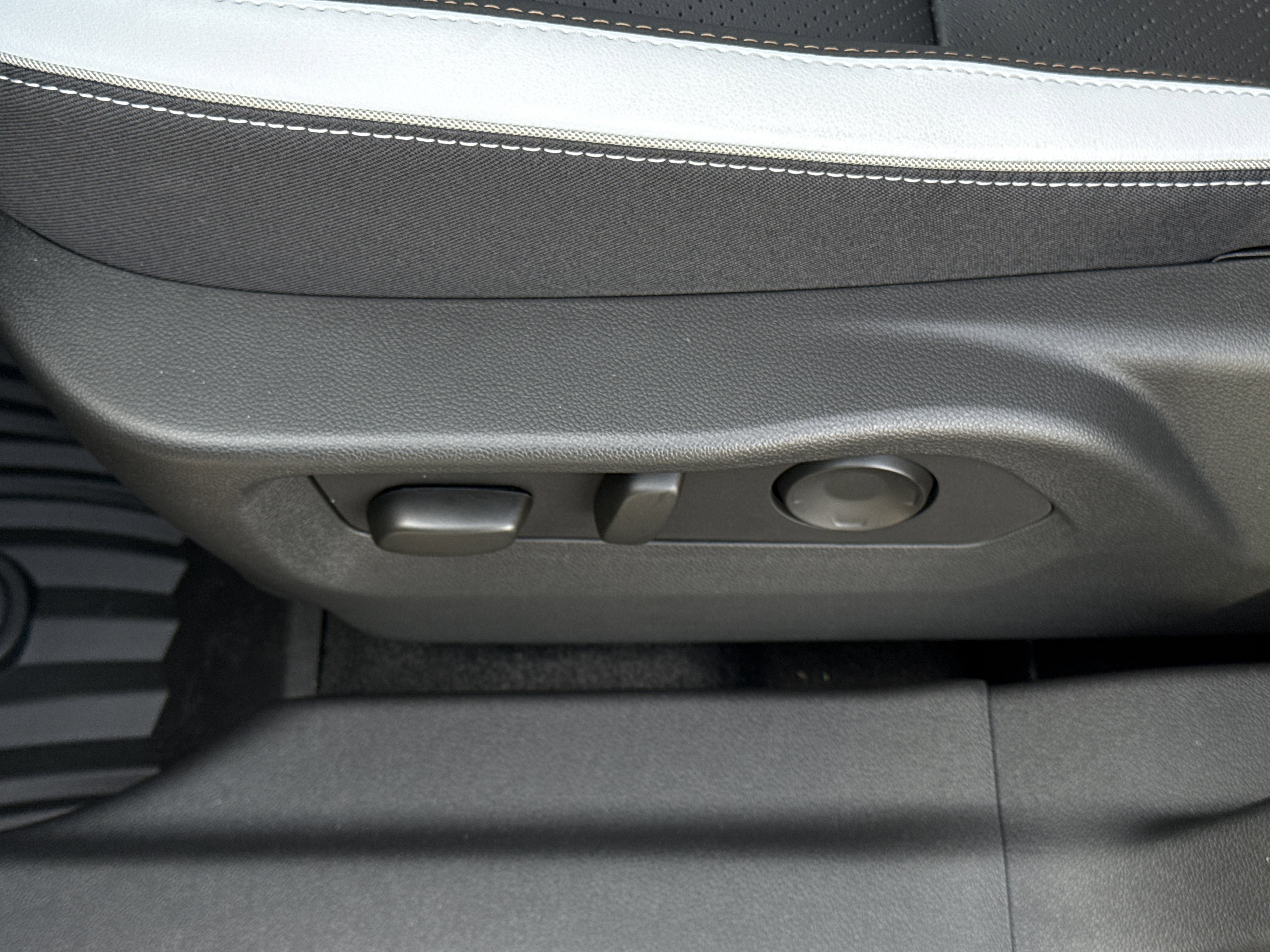 New 2026 Moonstone Gray Metallic Buick Sport Touring image 15