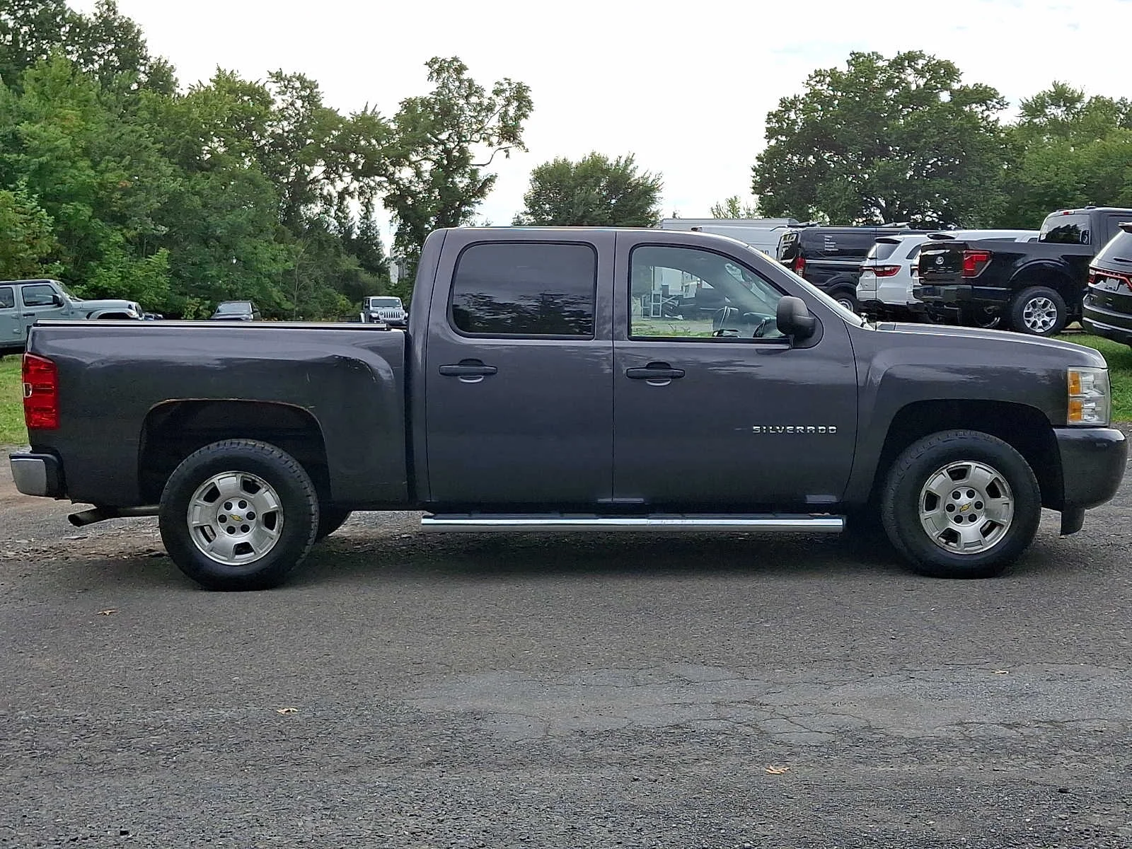 Used 2010 Taupe Gray Metallic Chevrolet Xtra Fuel Economy image 7