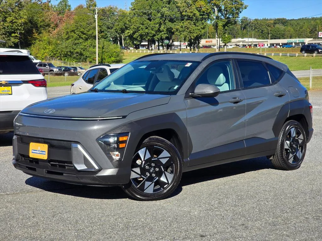 Used 2025 Gray Hyundai SEL image 2