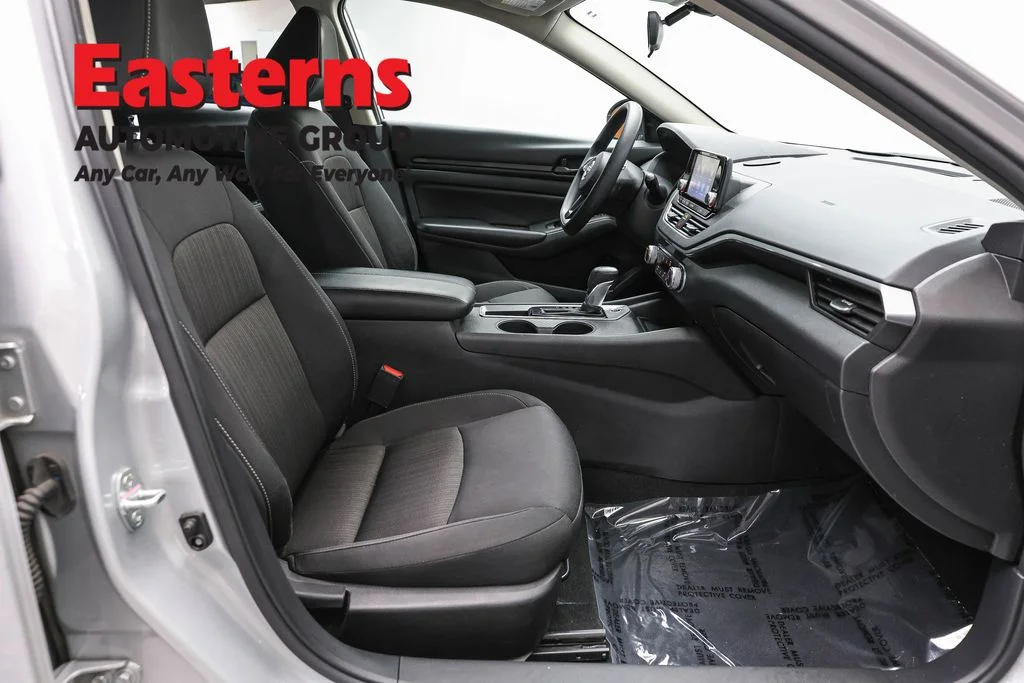 Used 2024 Silver Nissan 2.5 S image 23