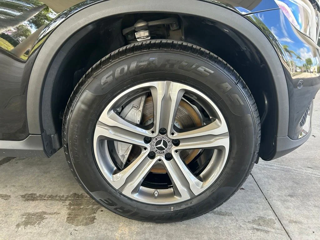 Used 2018 Black Mercedes-Benz GLC 300 image 19
