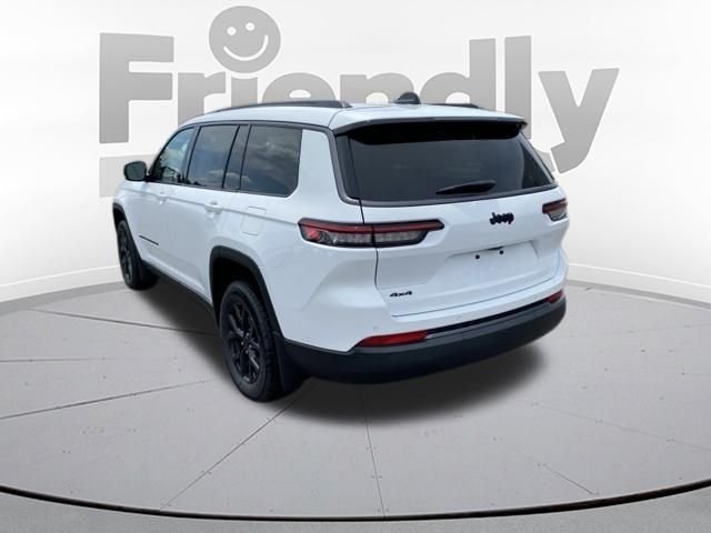 New 2026 Bright White Clear-Coat Exterior Paint Jeep Altitude image 3