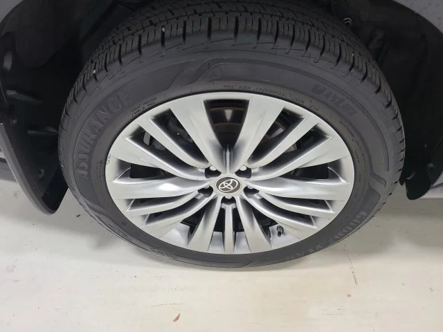Used 2023 Blueprint Toyota Platinum image 39