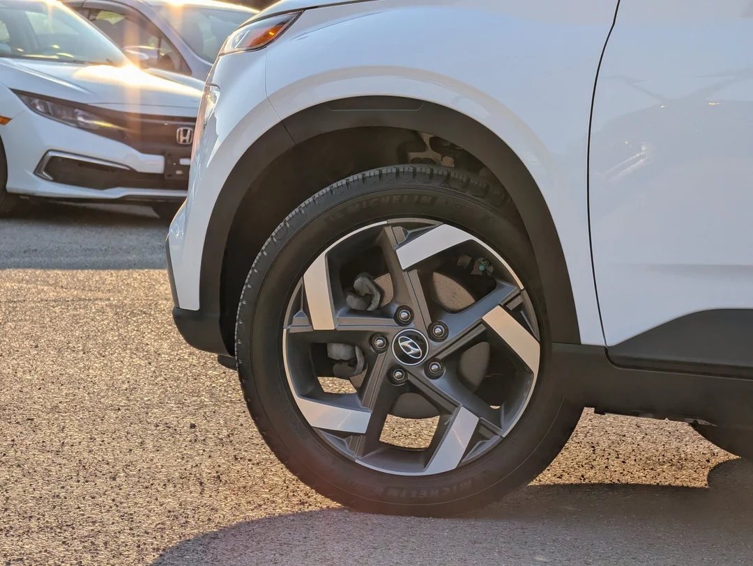 Used 2022 White Hyundai Trend - - FWD - 1.6L - Blind Spot Monitor - Rear Cross-Traffic Warning & More! image 9