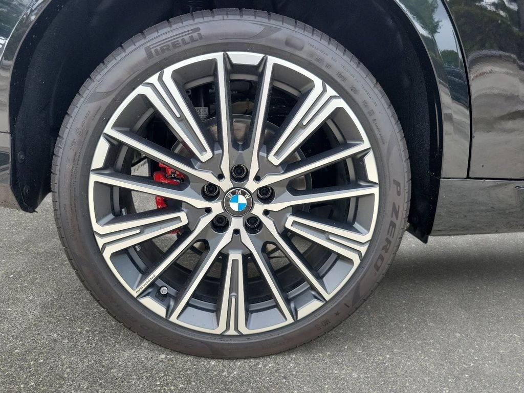 New 2026 Black Sapphire Metallic BMW xDrive28i image 17