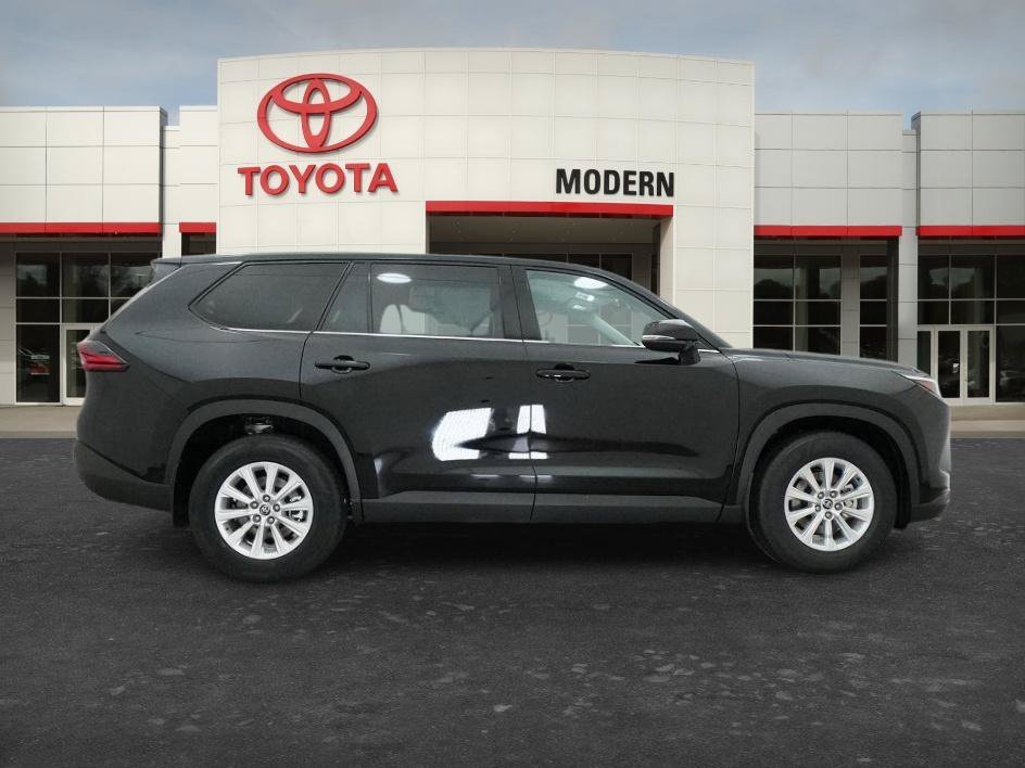 New 2026 Midnight Black Met Toyota Hybrid XLE image 13