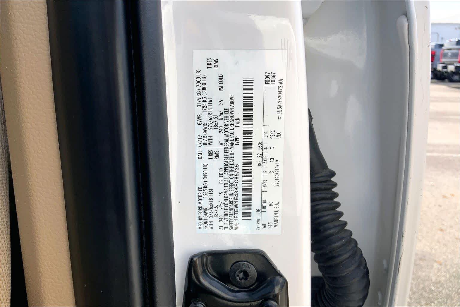 Used 2019 White Platinum Metallic Tri-Coat Ford LARIAT image 37