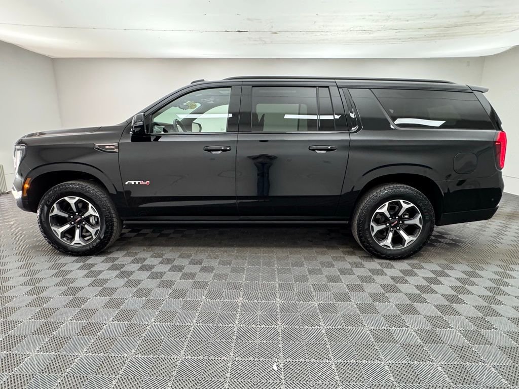 Used 2025 Onyx Black GMC AT4 Ultimate image 18