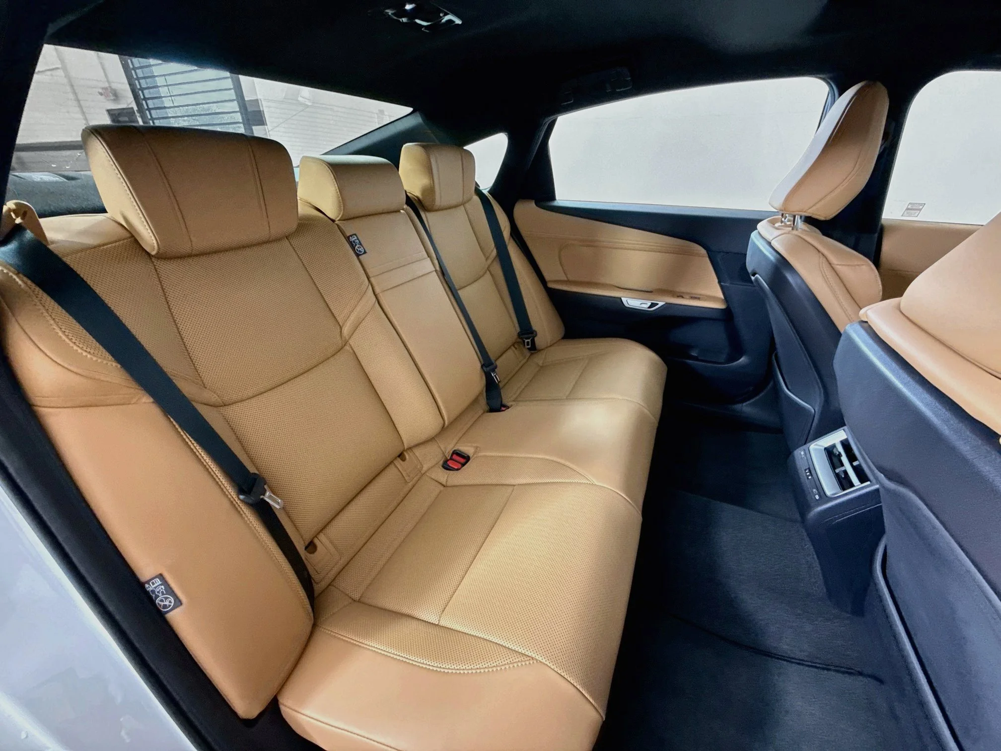 New 2026 Ultra White Lexus ES 500e PREMIUM AWD image 25