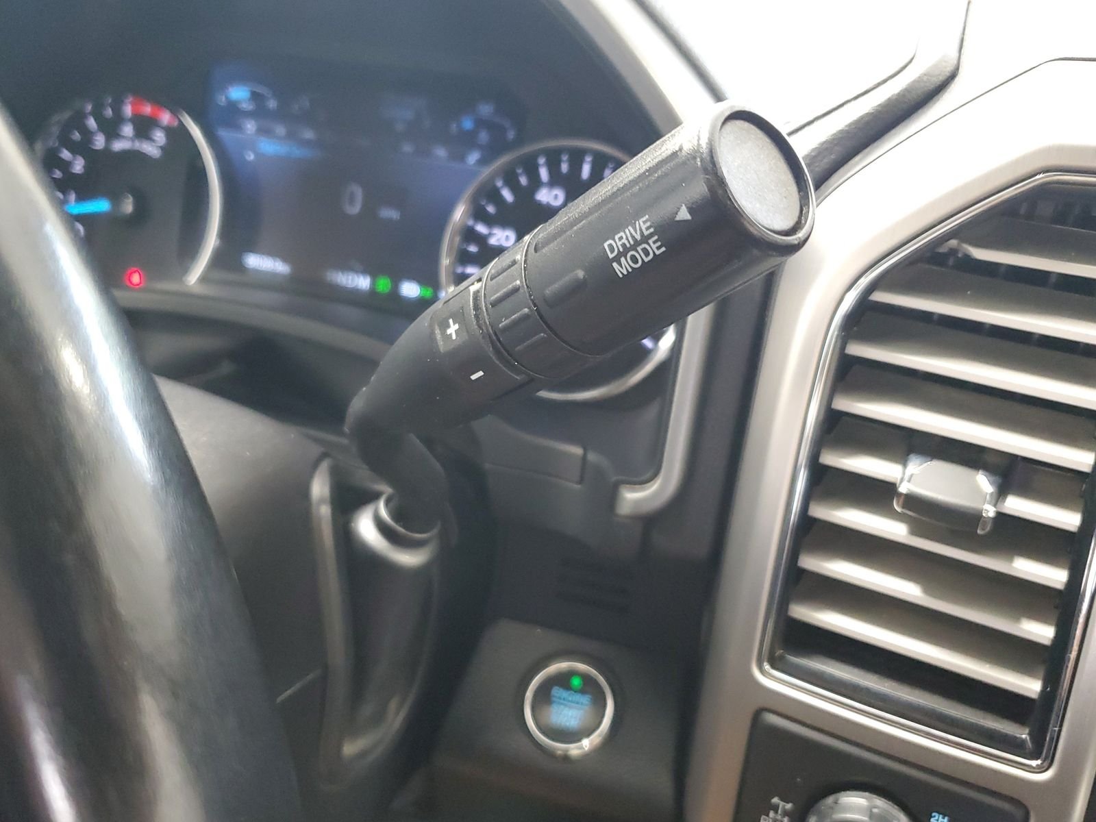 Used 2020 Black Ford Platinum image 30
