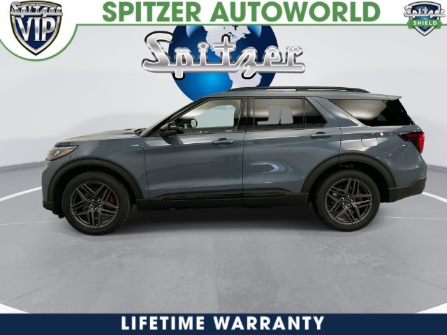 New 2027 Vapor Blue Metallic Ford ST-Line image 6