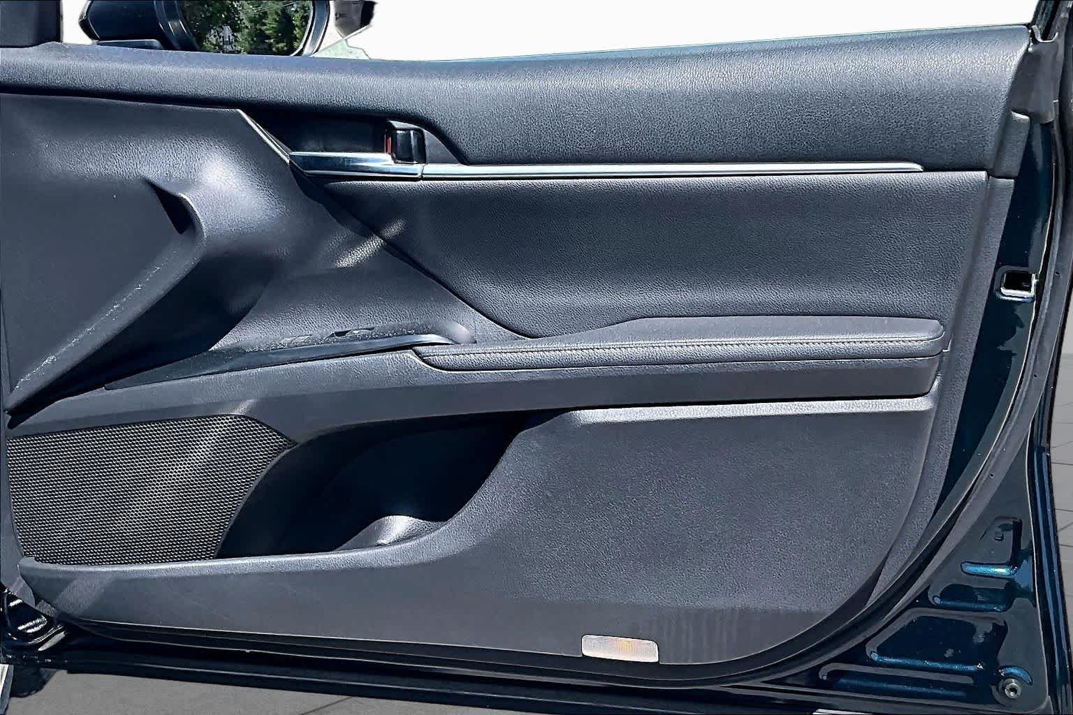 Used 2020 Galactic Aqua Mica Toyota XSE image 22