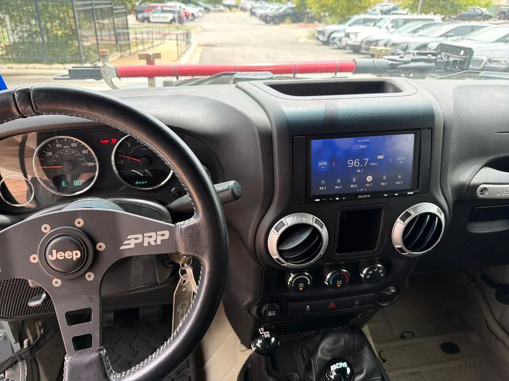 Used 2015 White Jeep Rubicon image 28