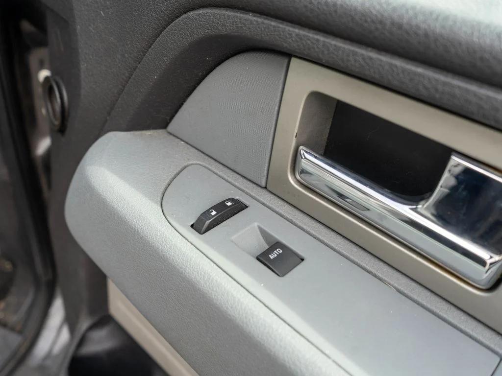 Used 2011 Black Ford XLT image 11