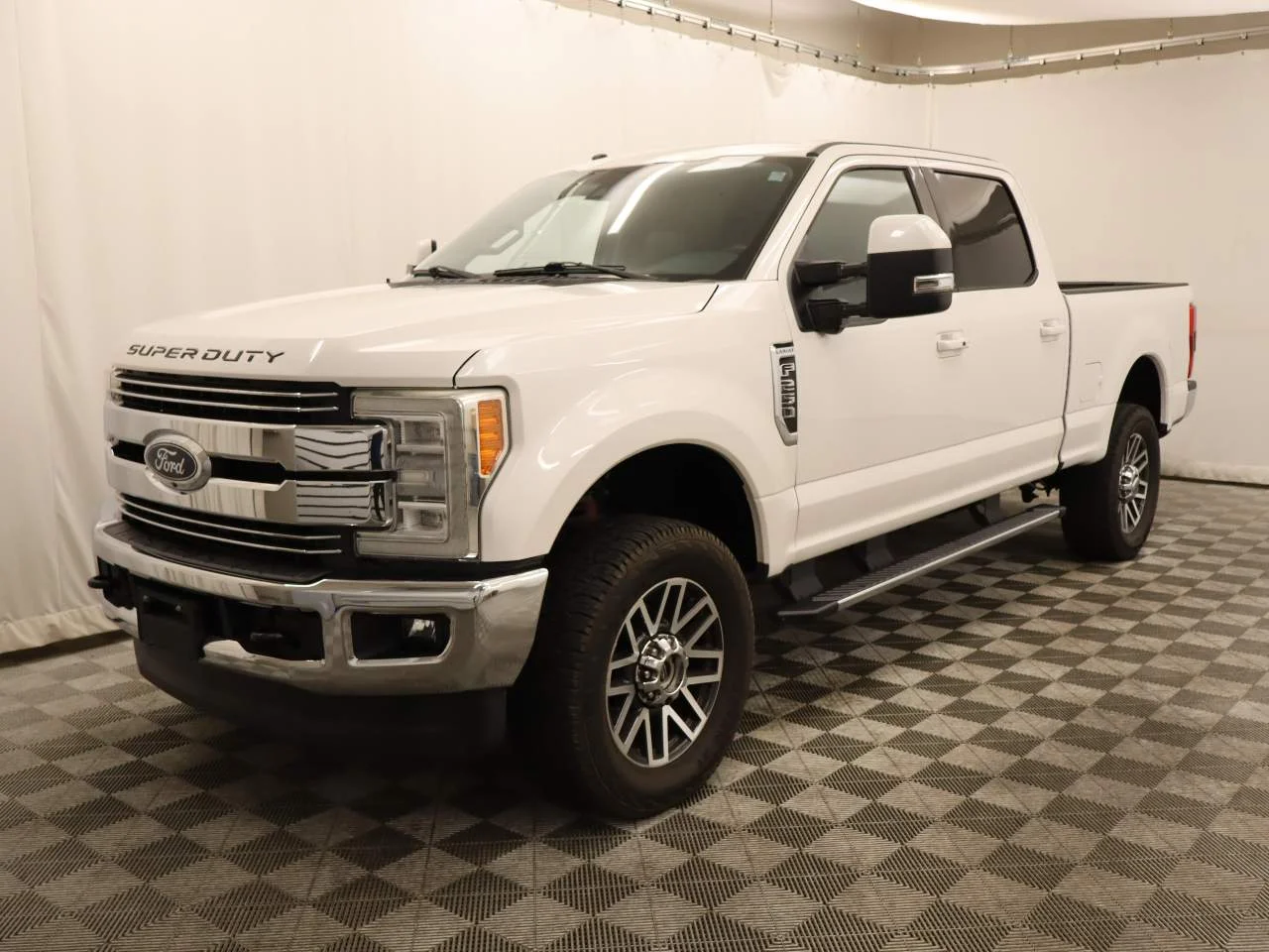 Used 2017 White Platinum Tri-Coat Metallic Ford Lariat Crew Cab image 1