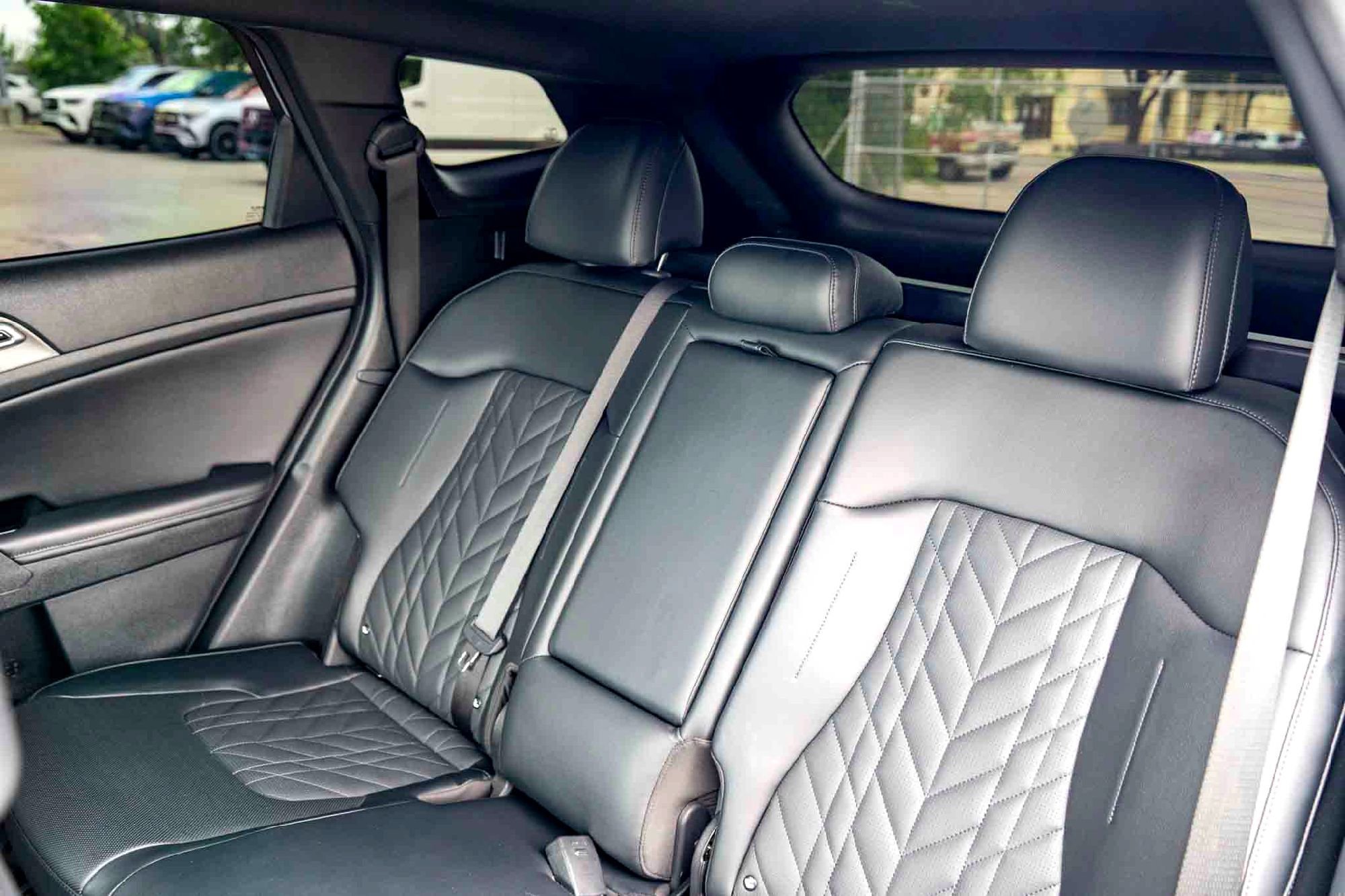 Used 2023 Wolf Gray Kia X-Line image 23
