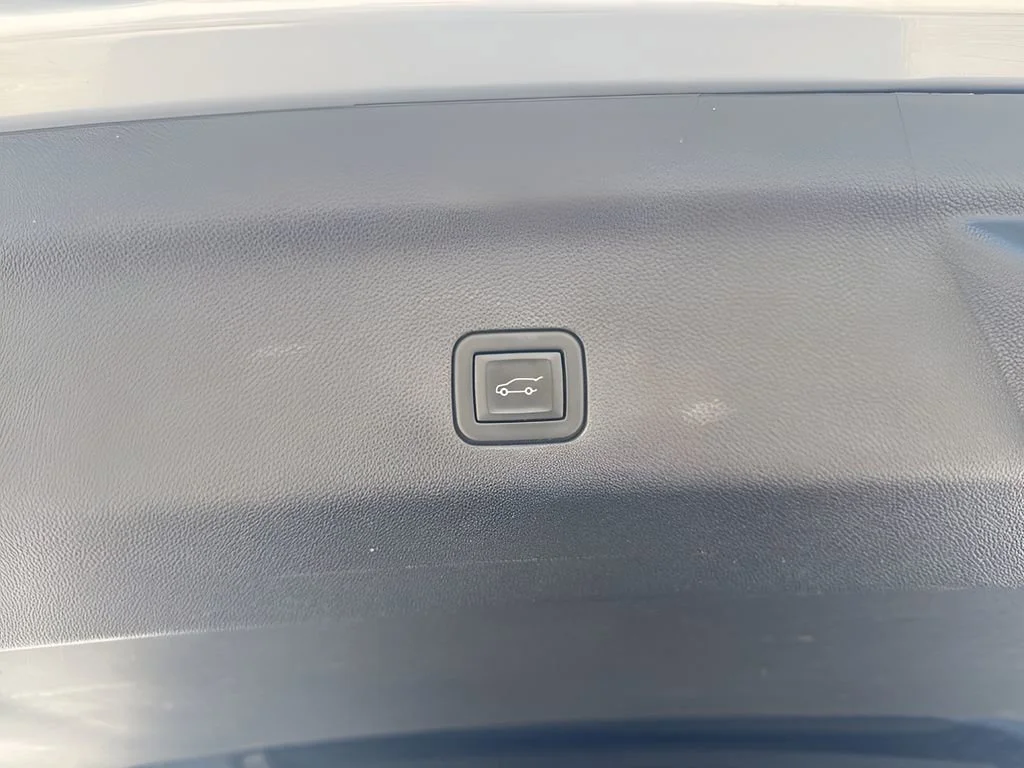 Used 2024 Sterling Metallic GMC Denali image 33