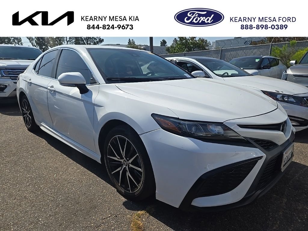 Used 2022 White Toyota SE image 1