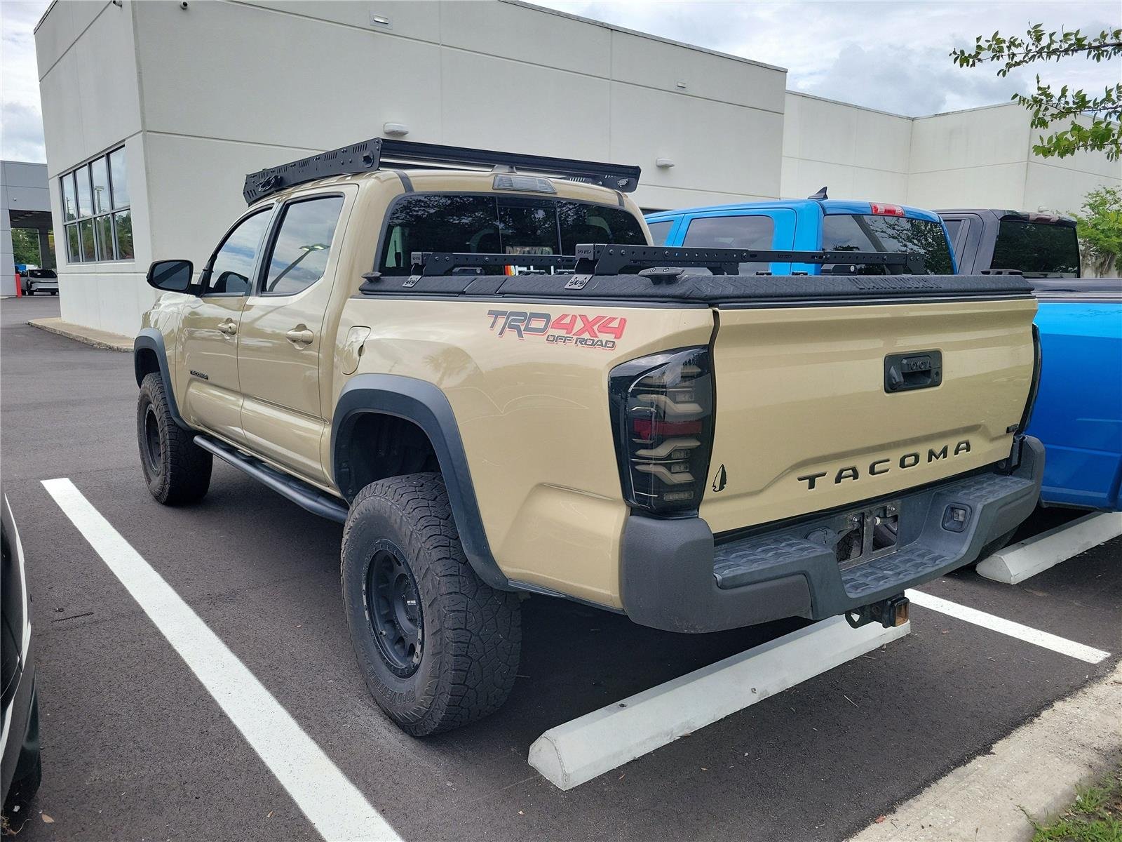 Used 2020 QUICKSAND TOYOTA TRUCK TRD OFF ROAD image 2