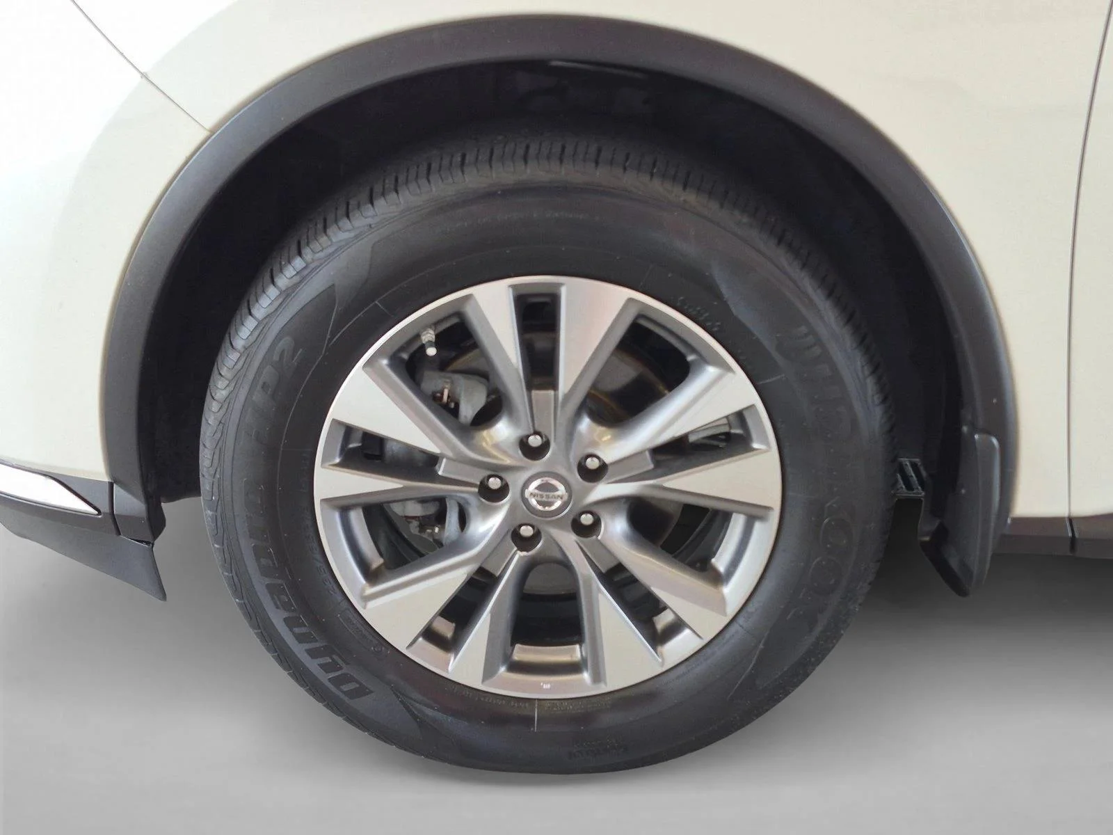 Used 2018 Pearl White Nissan SL image 22