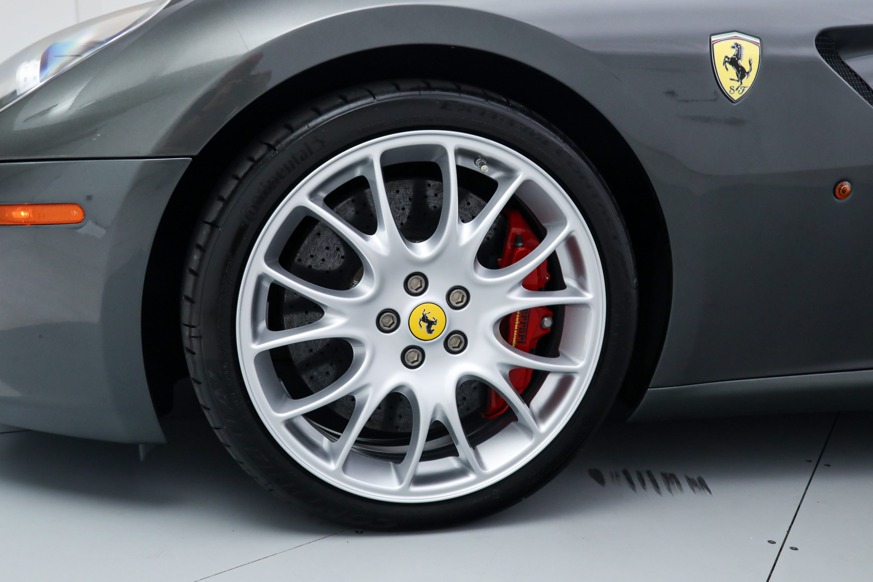 Used 2009 Gray Ferrari  image 15