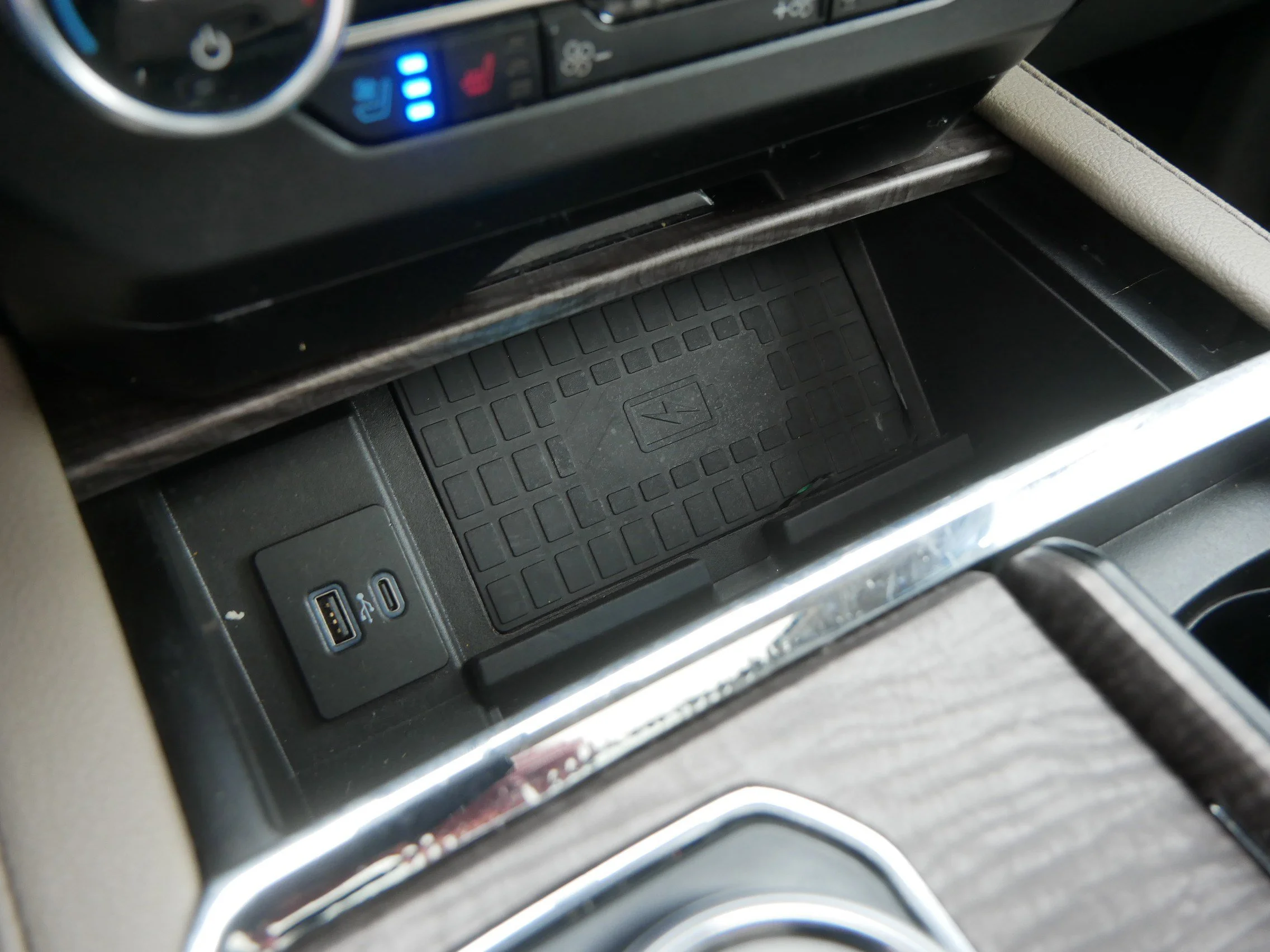 Used 2020 Agate Black Ford Limited image 34