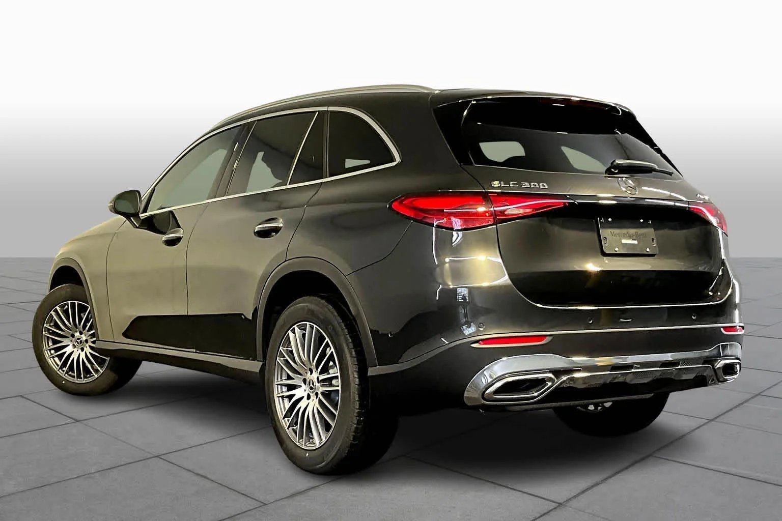 New 2026 Graphite Grey Metallic Mercedes-Benz GLC 300 image 3