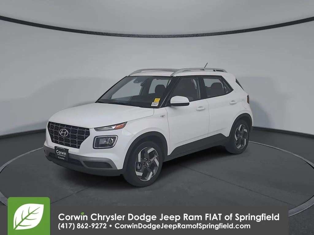 Used 2025 White Hyundai SEL image 7
