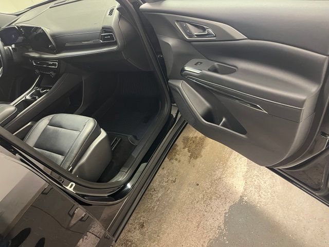 Used 2025 Mosaic Black Metallic Chevrolet LT image 21
