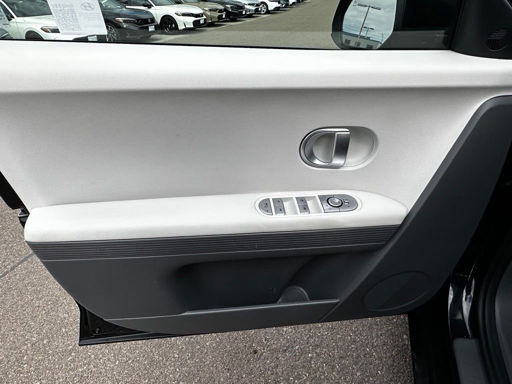 Used 2024 Black Hyundai SEL image 22