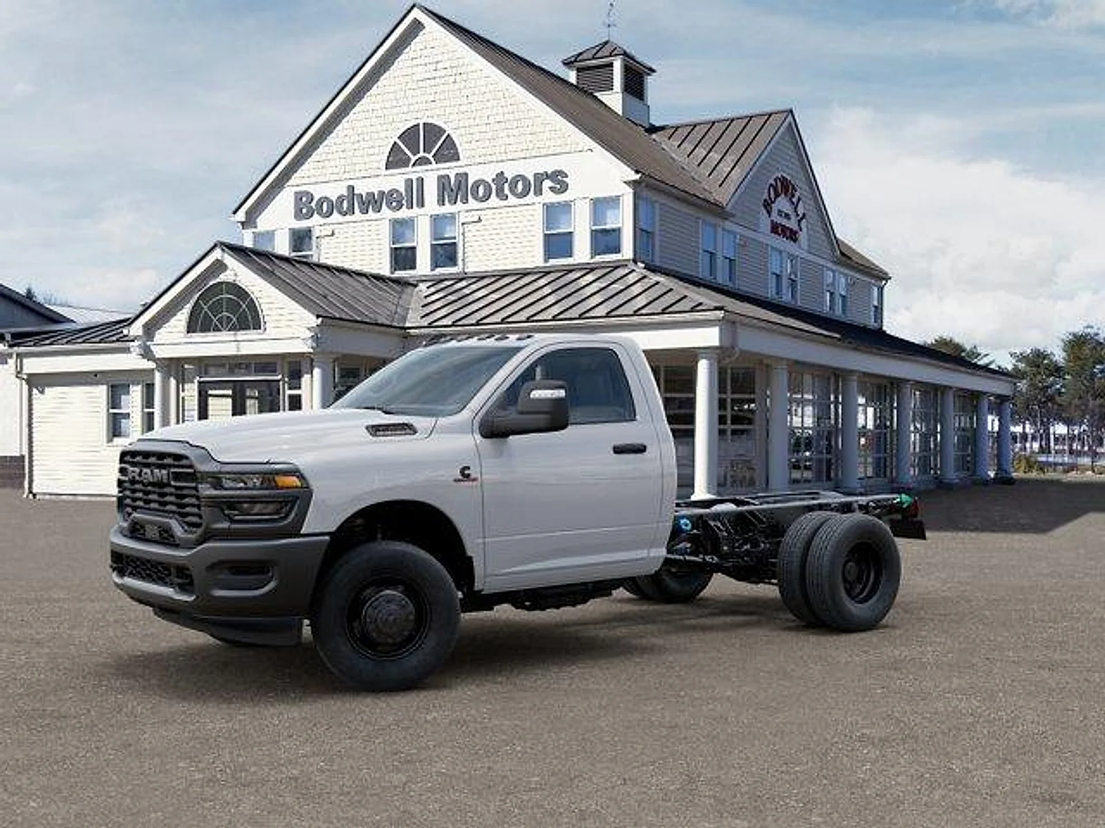 New 2026 Bright White Clear-Coat Exterior Paint RAM Tradesman 4WD Reg Cab 60" CA 143.5" WB image 2