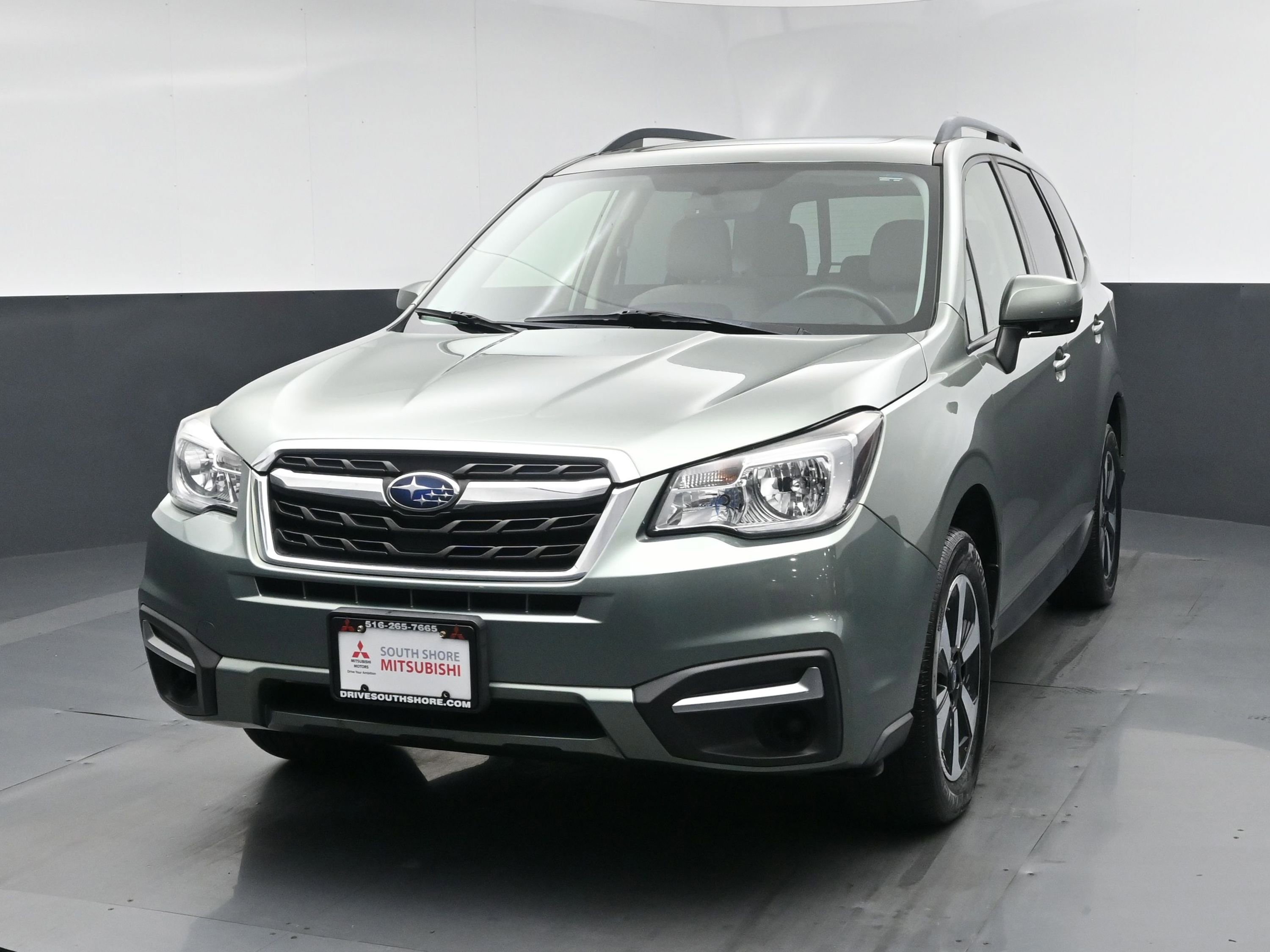 Used 2018 Jasmine Green Metallic Subaru Premium image 21