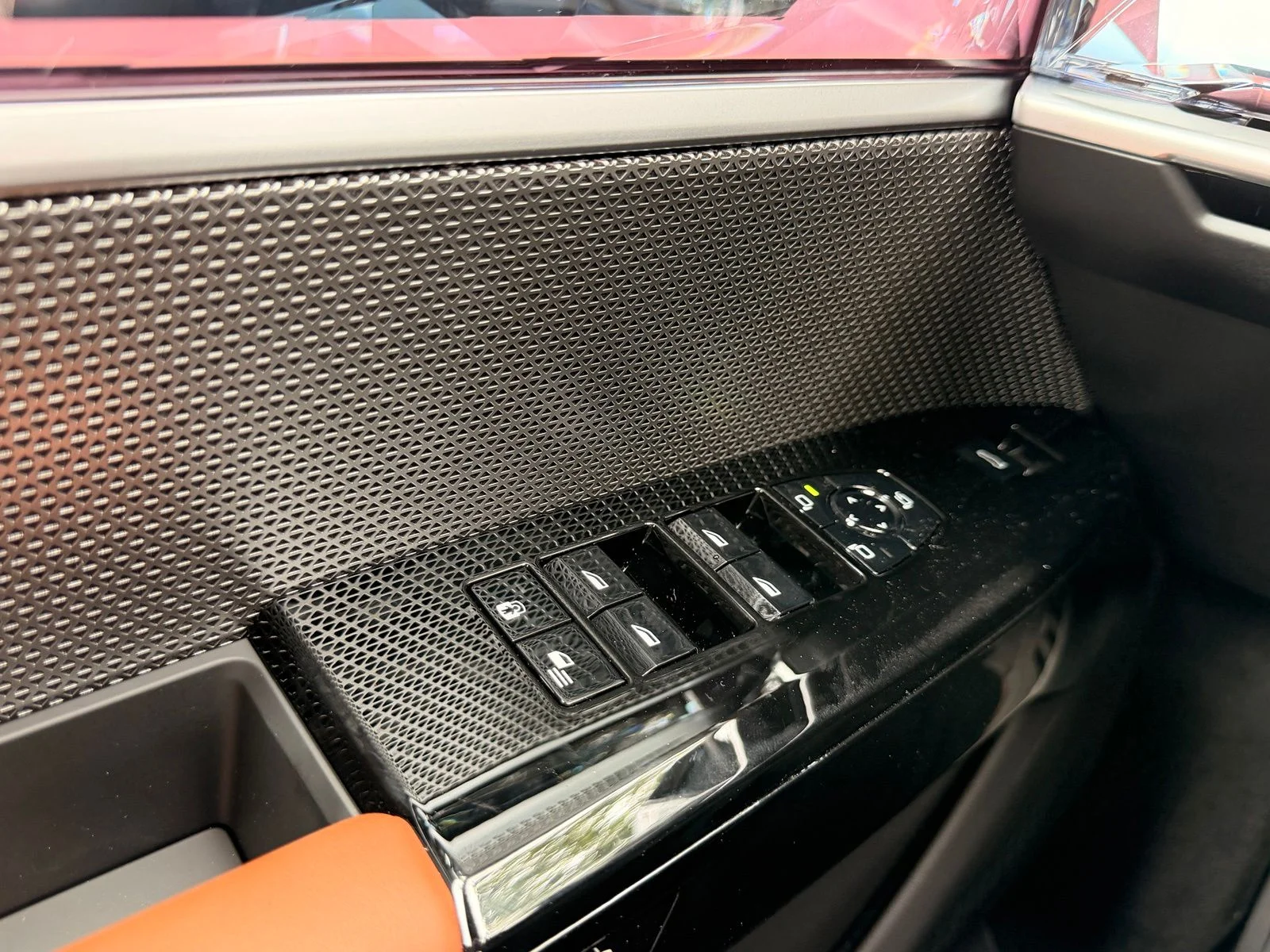 New 2026 Carbon Black Metallic BMW 760i xDrive image 23