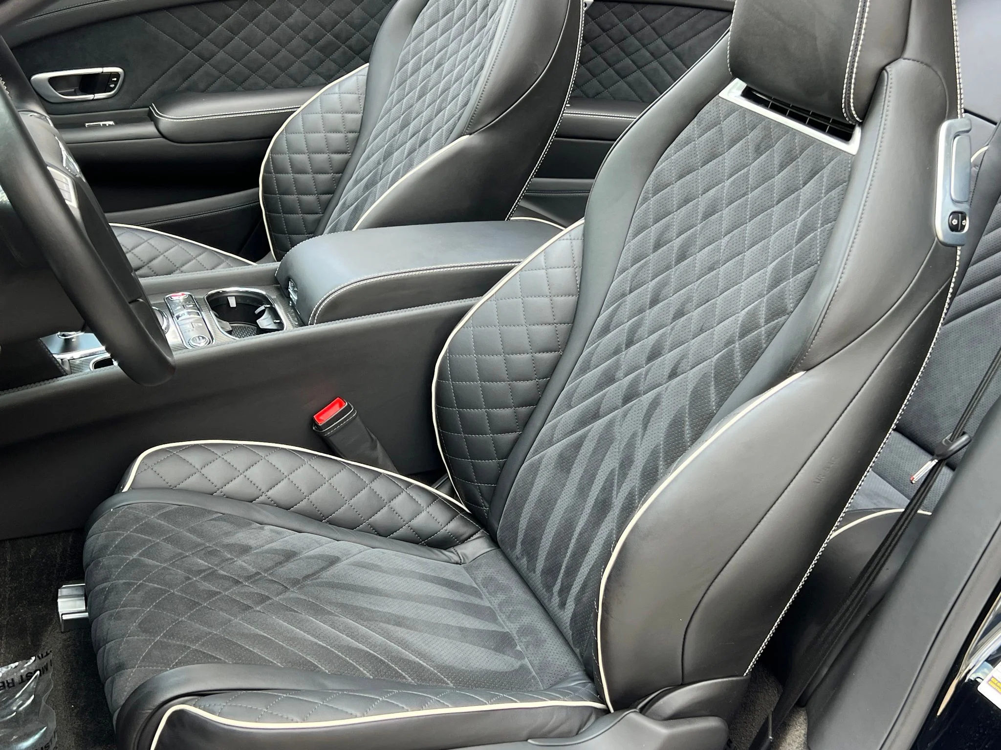 Used 2018 Black Bentley Base image 4