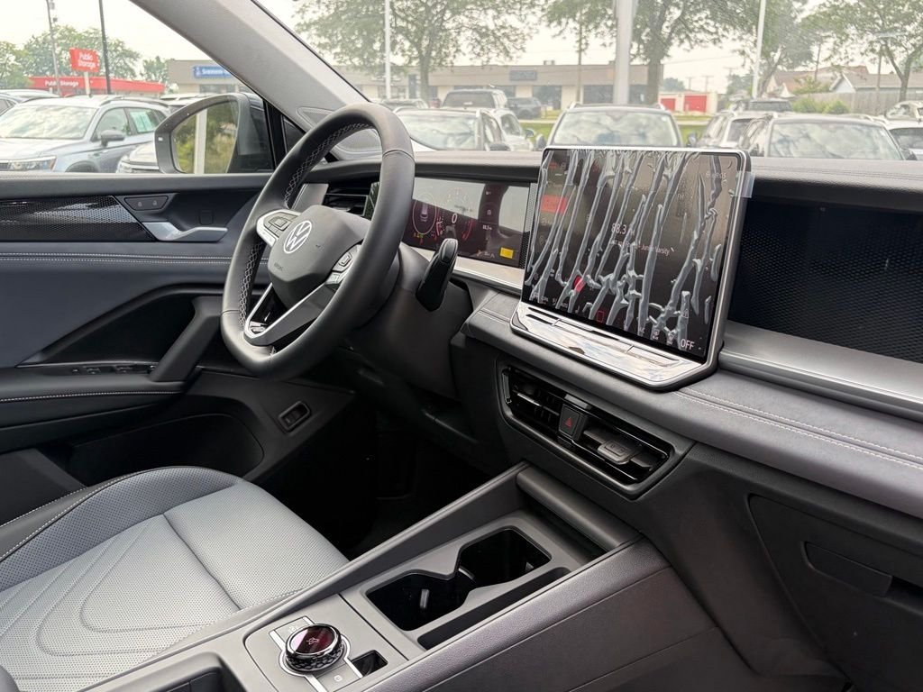 New 2026 Deep Black Pearl Volkswagen 2.0T SE image 16