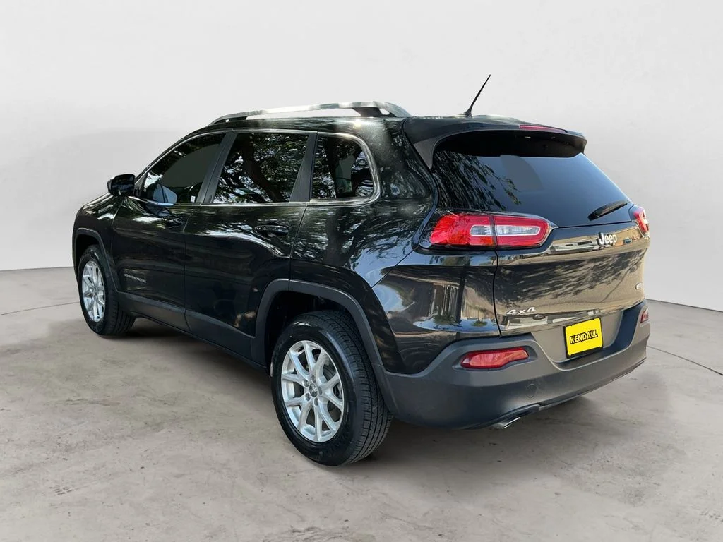Used 2014 Black Jeep Latitude image 7