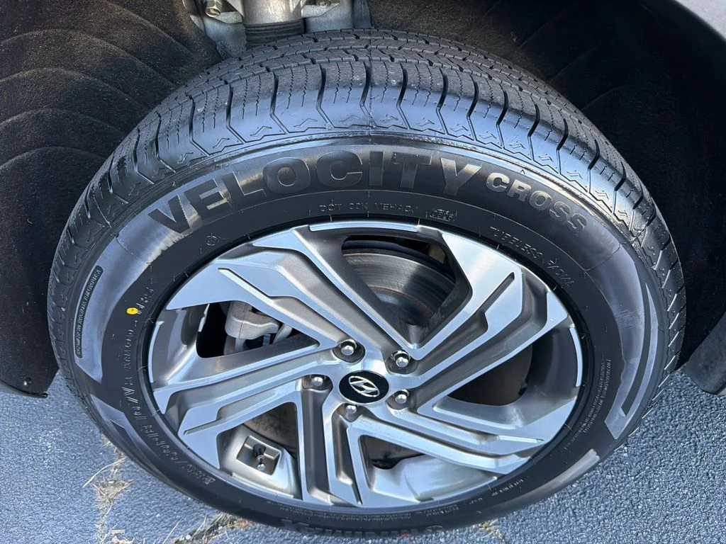 Used 2021 Gray Hyundai SEL image 17